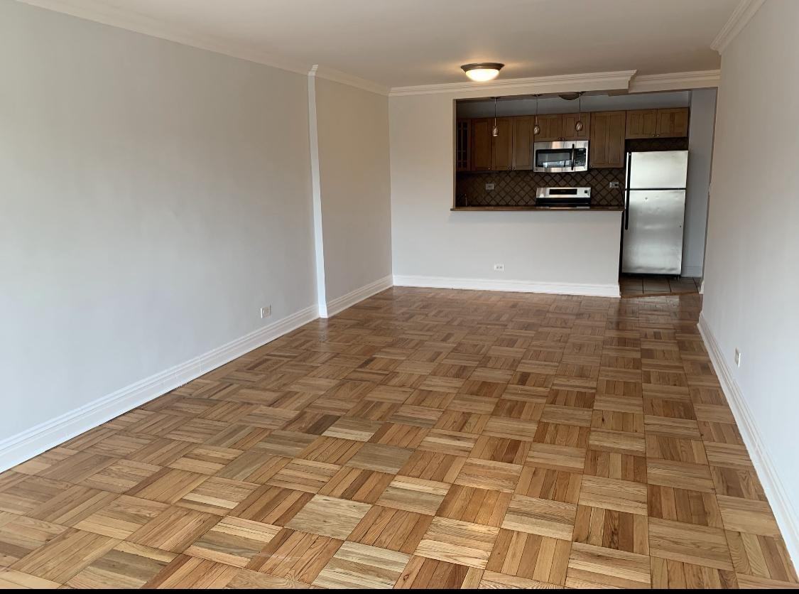 E 65th St #15D - Photo 2 of 11