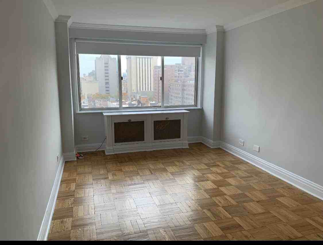 E 65th St #15D - Photo 5 of 11