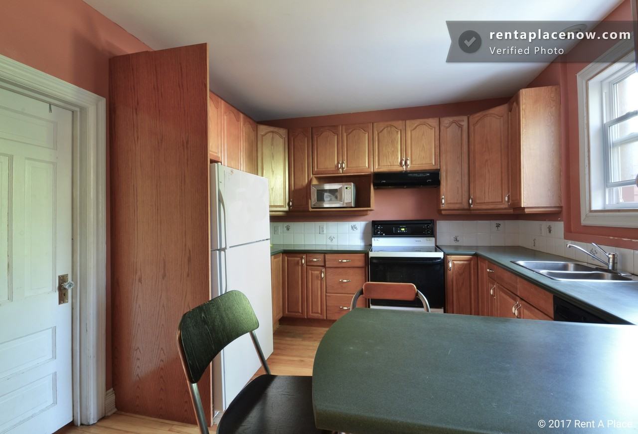 351 Chapel Street - Photo 2 of 29