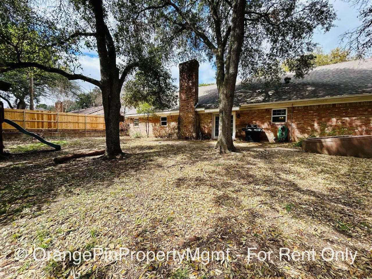 5600 Shadywood Dr - Photo 2 of 14