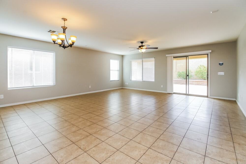 1097 W Desert Hills Dr - Photo 4 of 16