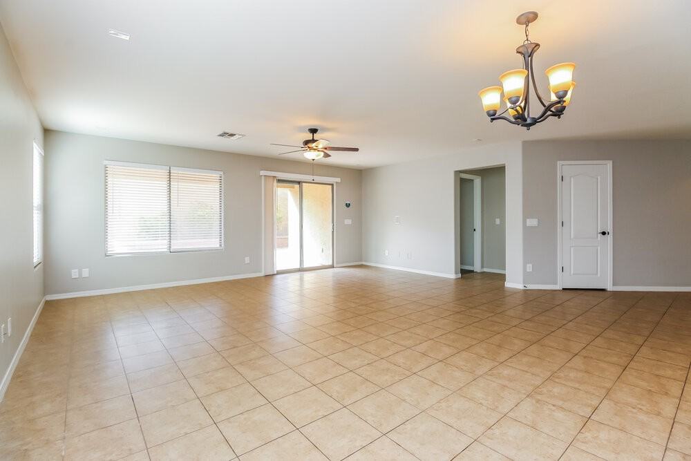 1097 W Desert Hills Dr - Photo 5 of 16