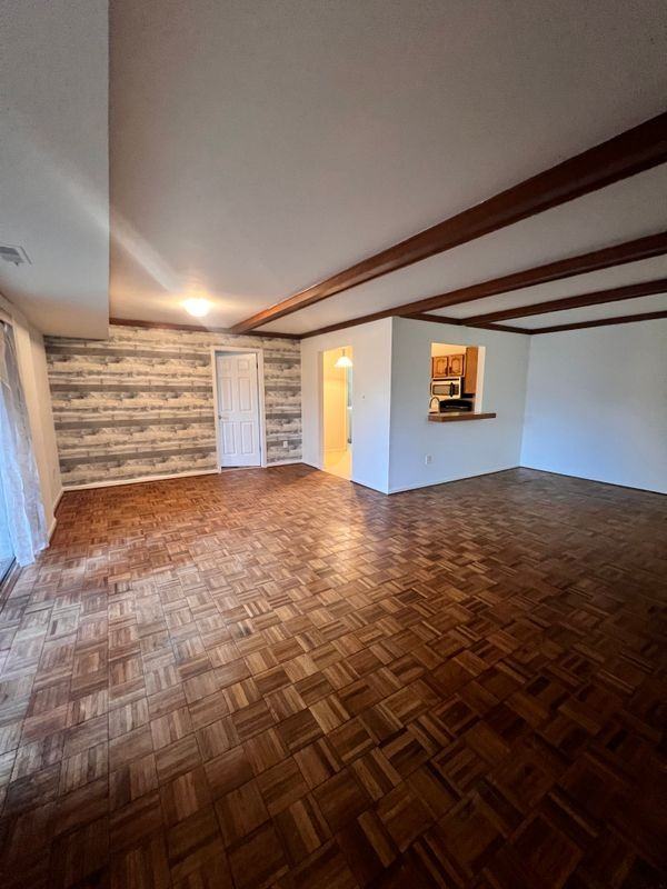 304 Mountainview Dr - Photo 2 of 16