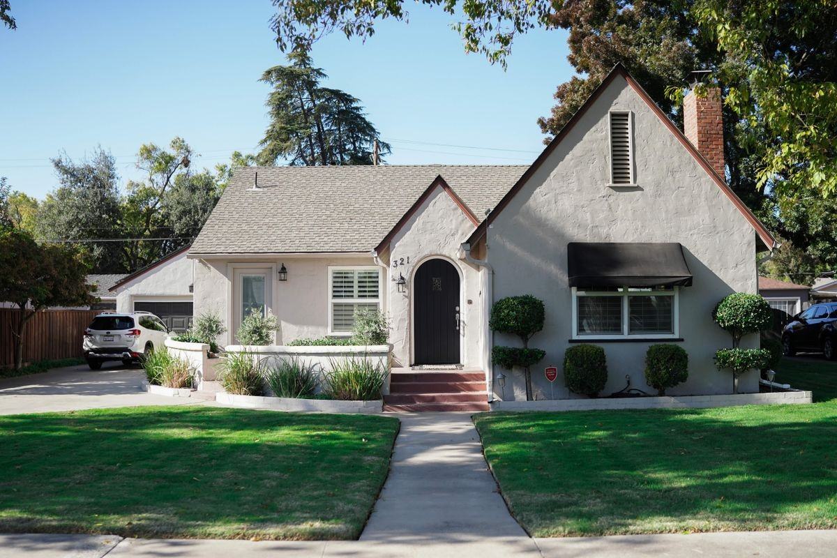 321 Las Palmas Ave - Photo 2 of 16
