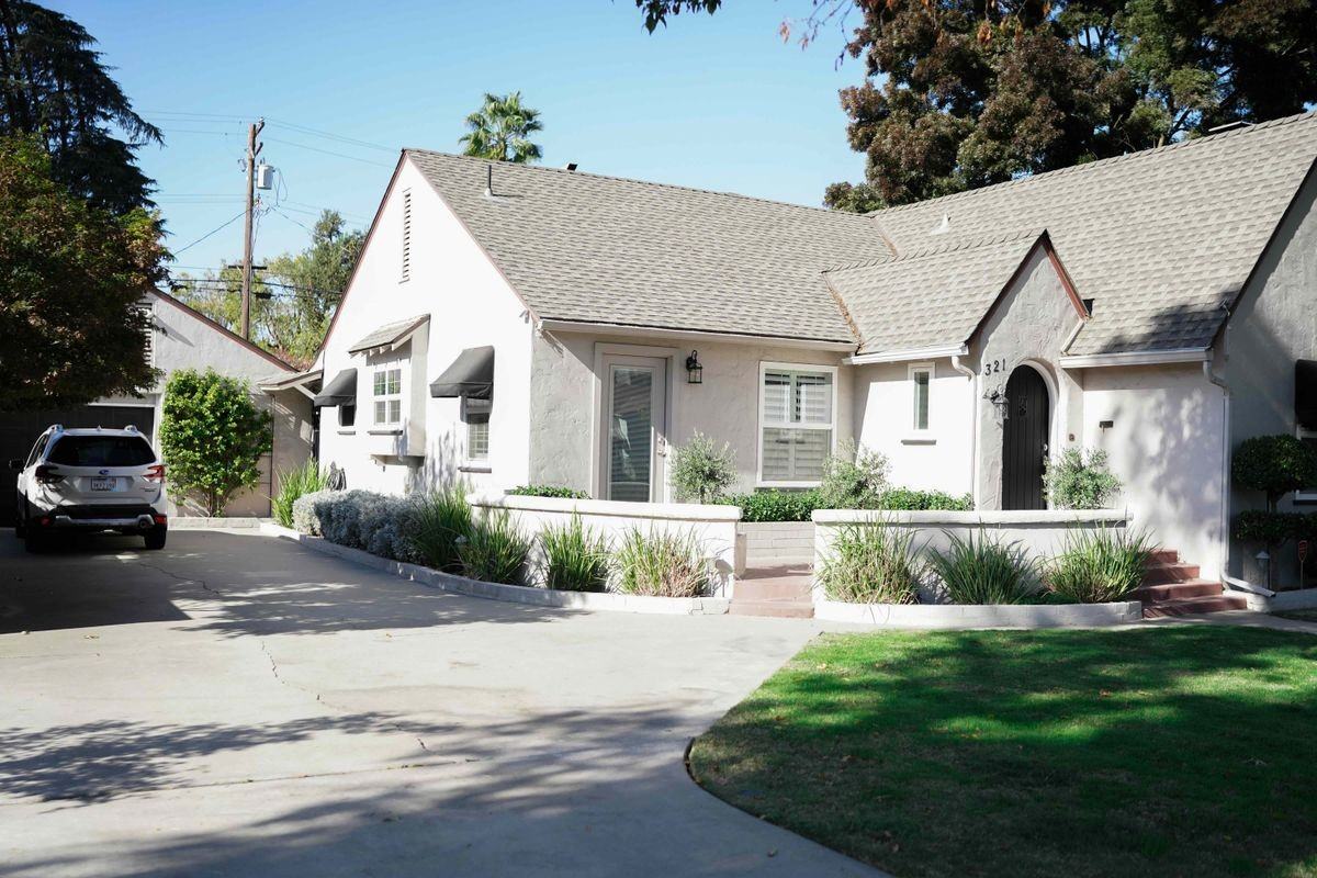 321 Las Palmas Ave - Photo 3 of 16