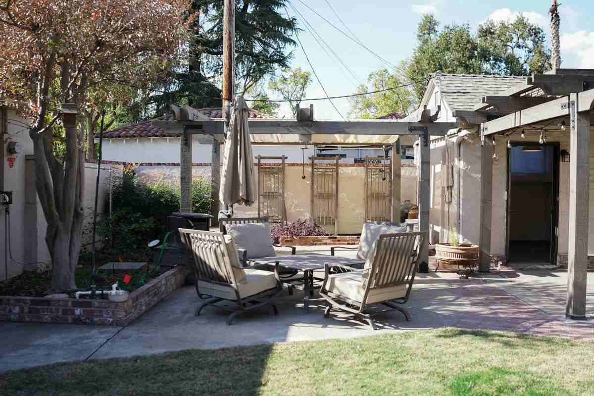 321 Las Palmas Ave - Photo 4 of 16