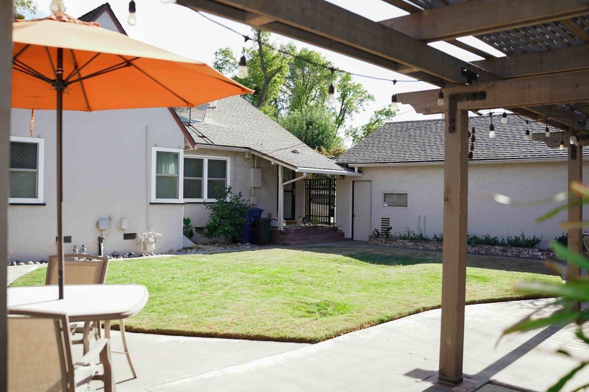 321 Las Palmas Ave - Photo 7 of 16