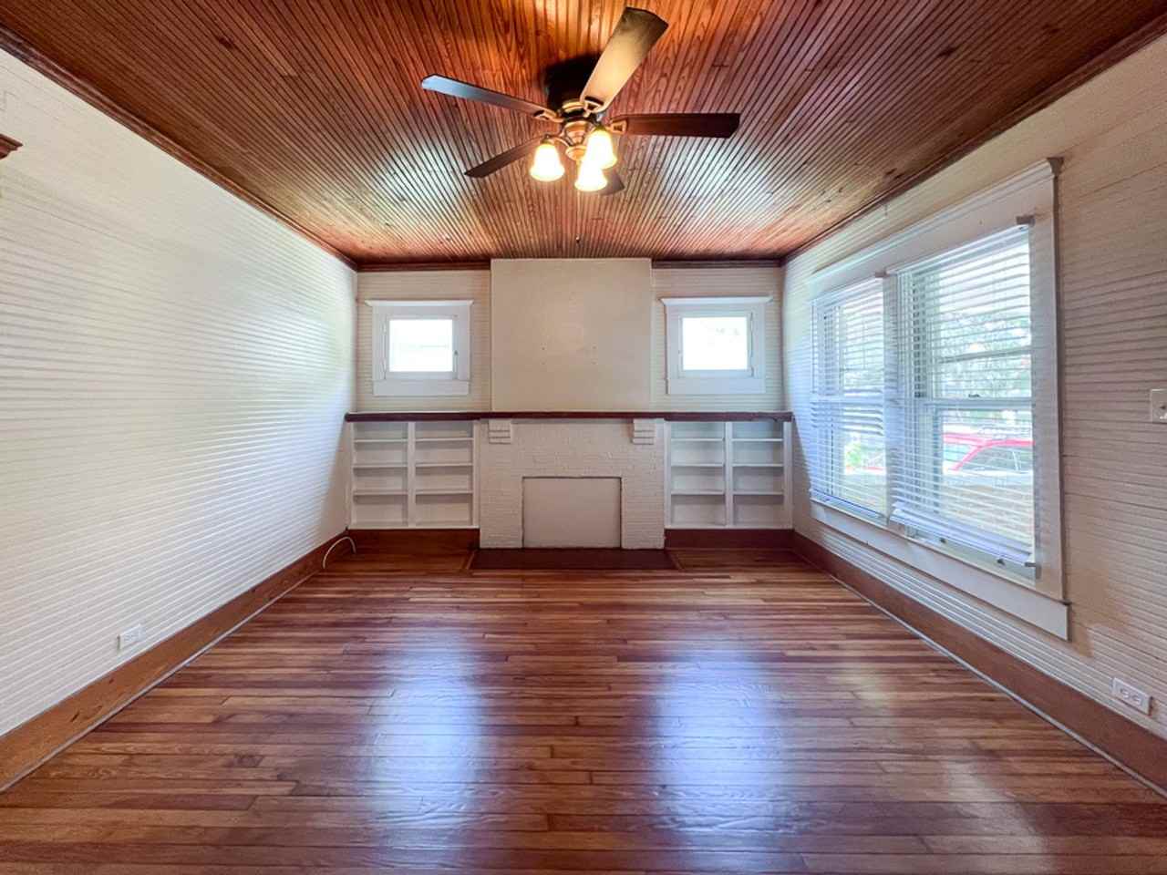 115 Nw 7th Ter - Photo 3 of 27