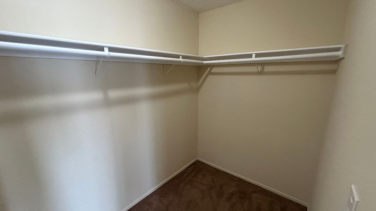 685 Woodcrest Dr #A - Photo 7 of 11