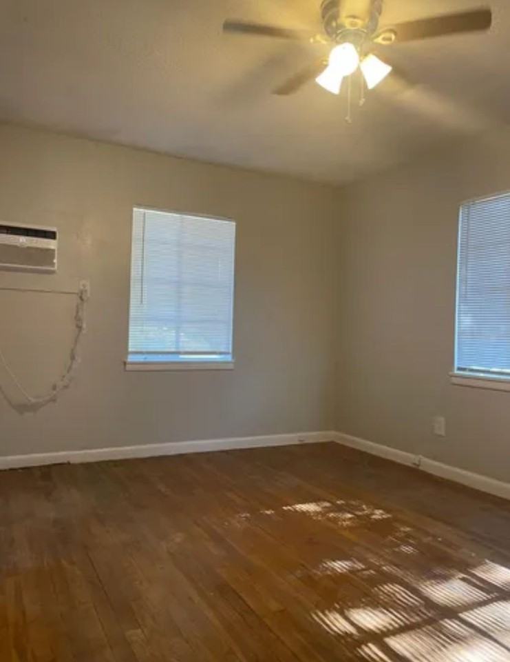 4615 Detroit Ave - Photo 3 of 12