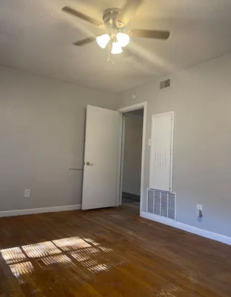 4615 Detroit Ave - Photo 4 of 12