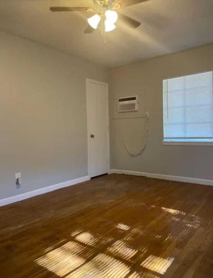 4615 Detroit Ave - Photo 5 of 12