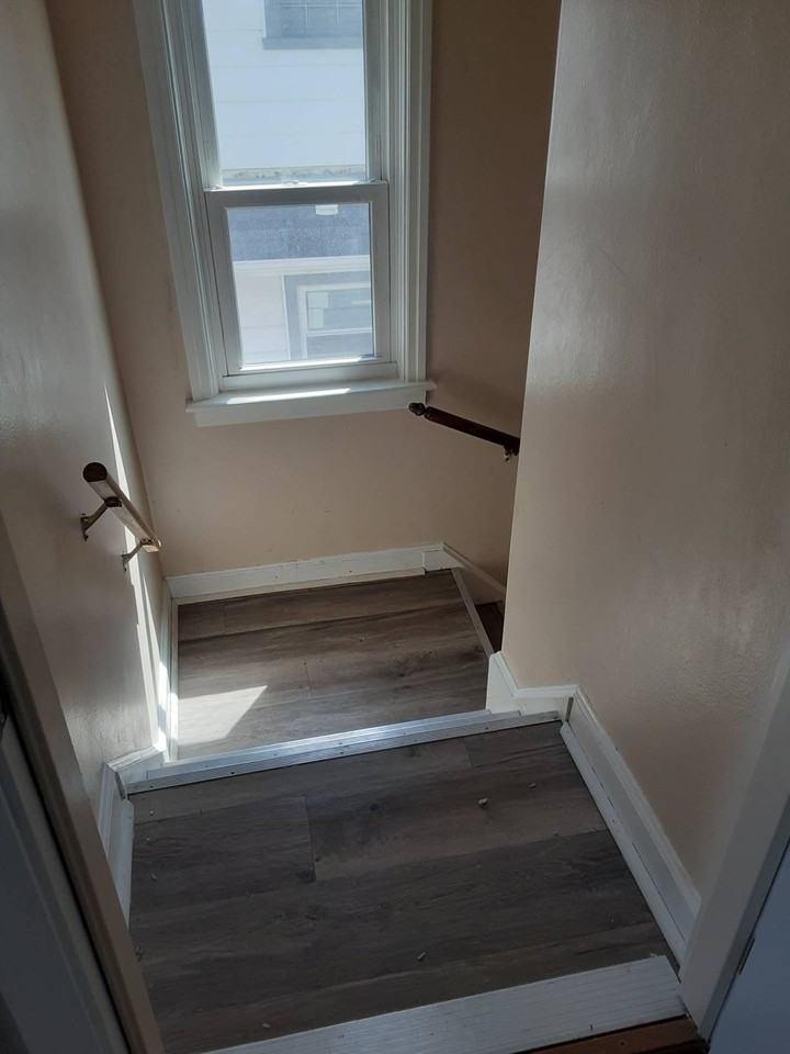 3960 N 41st St Uppr - Photo 2 of 17