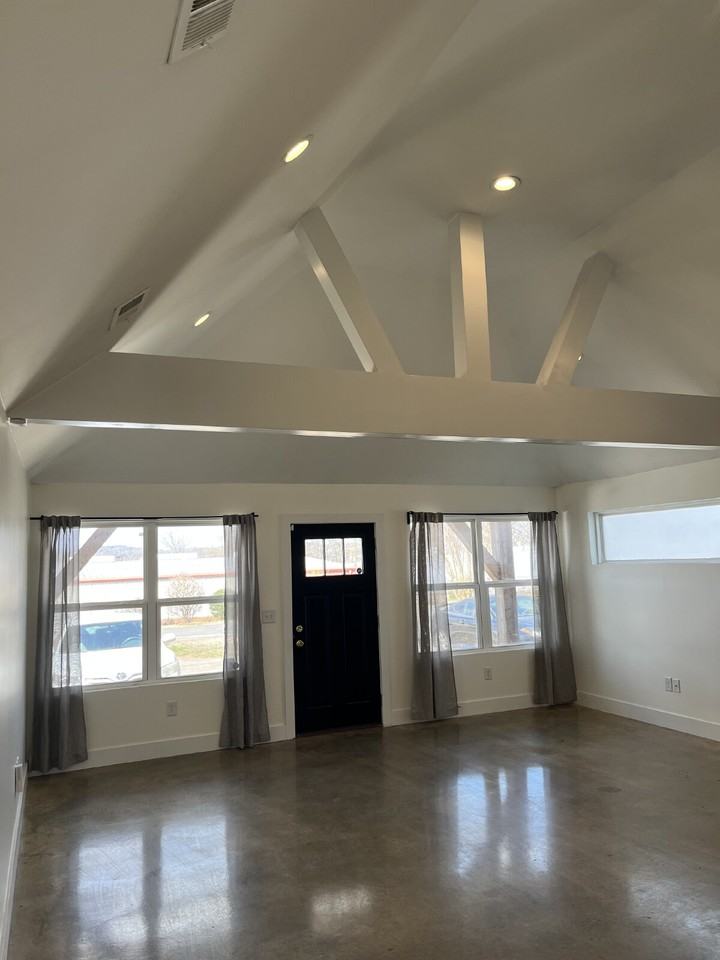 338B Thelma St - Photo 3 of 18