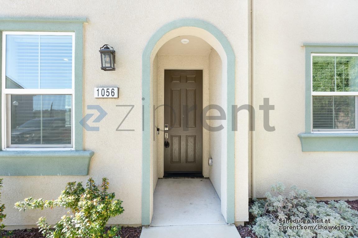 1056 Knox Way - Photo 2 of 23