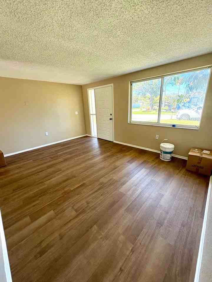 8934 Eileen Dr - Photo 3 of 9