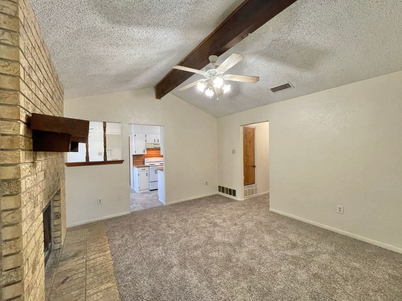 2402 Kirk Cir - Photo 4 of 30