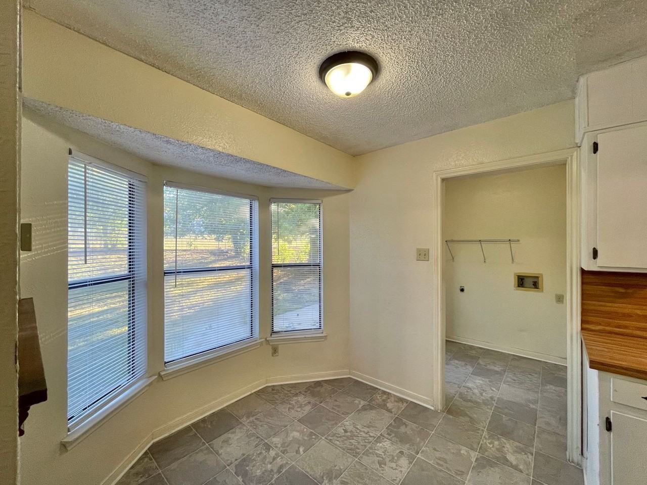 2402 Kirk Cir - Photo 6 of 30