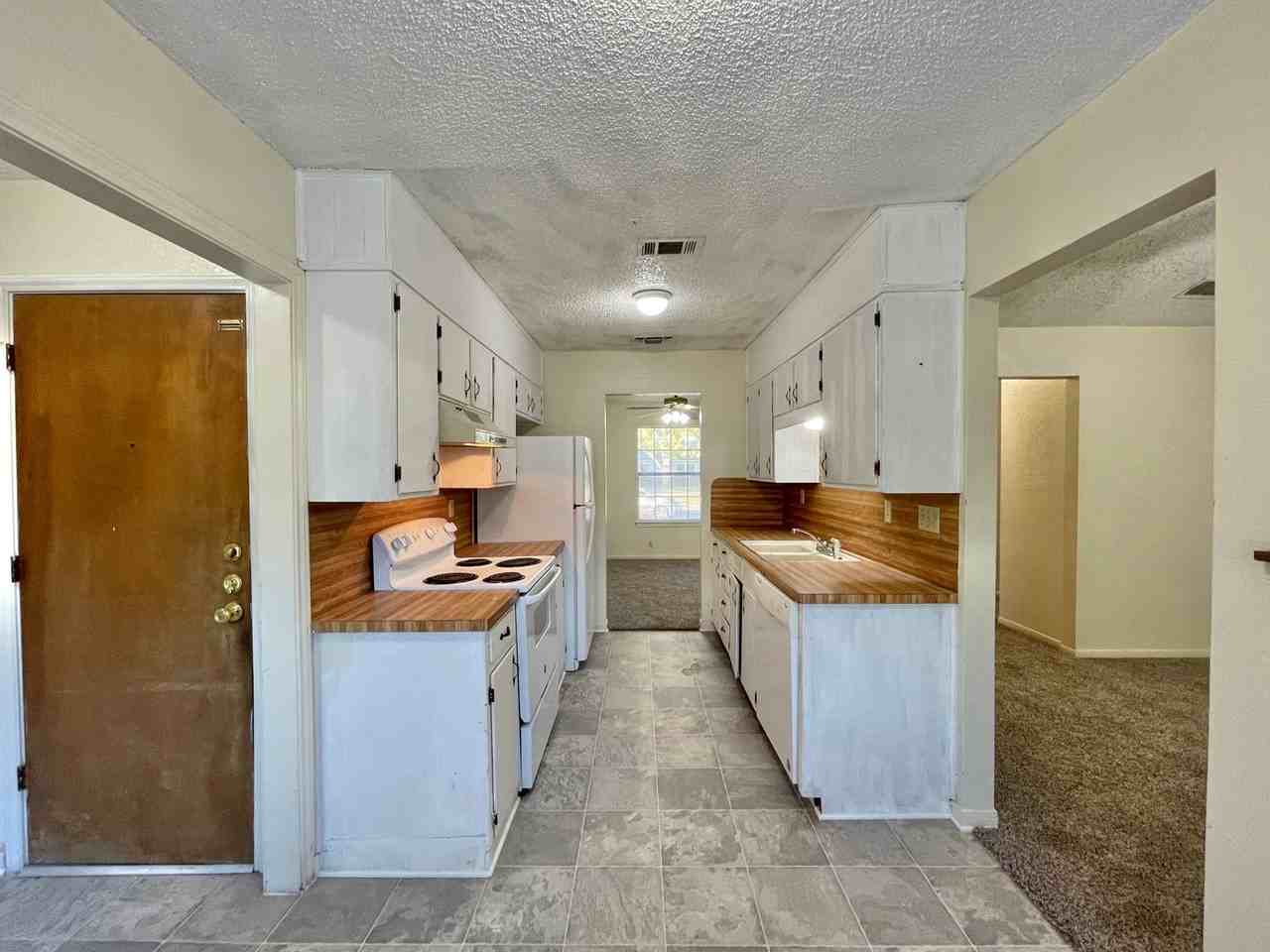 2402 Kirk Cir - Photo 7 of 30
