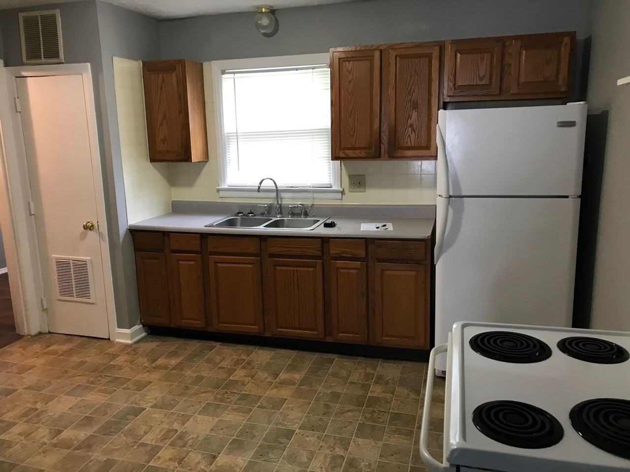 122 Halls Ln - Photo 2 of 8