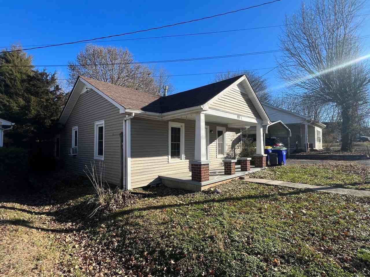 201 Liberty St - Photo 4 of 6