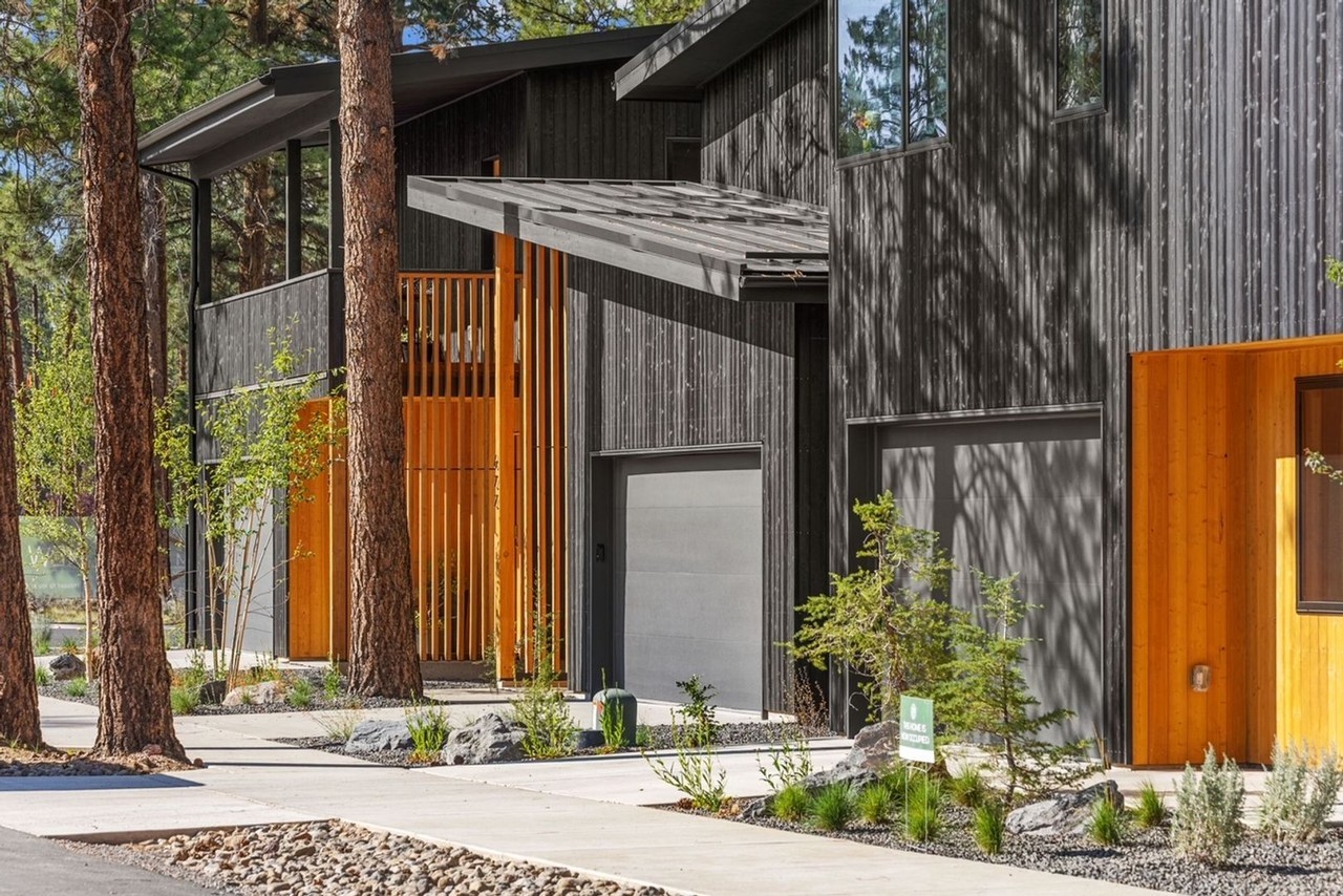 622 Sisters Woodland Way - Photo 2 of 22