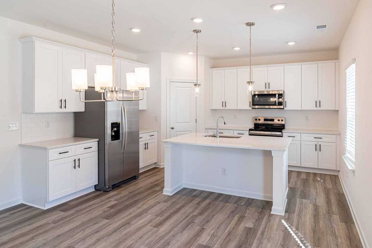 3348 Pepper Pike Ct - Photo 3 of 31