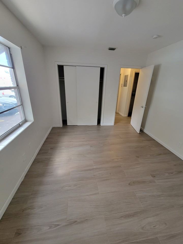 1821 N 17th Ct #26 - Photo 3 of 14