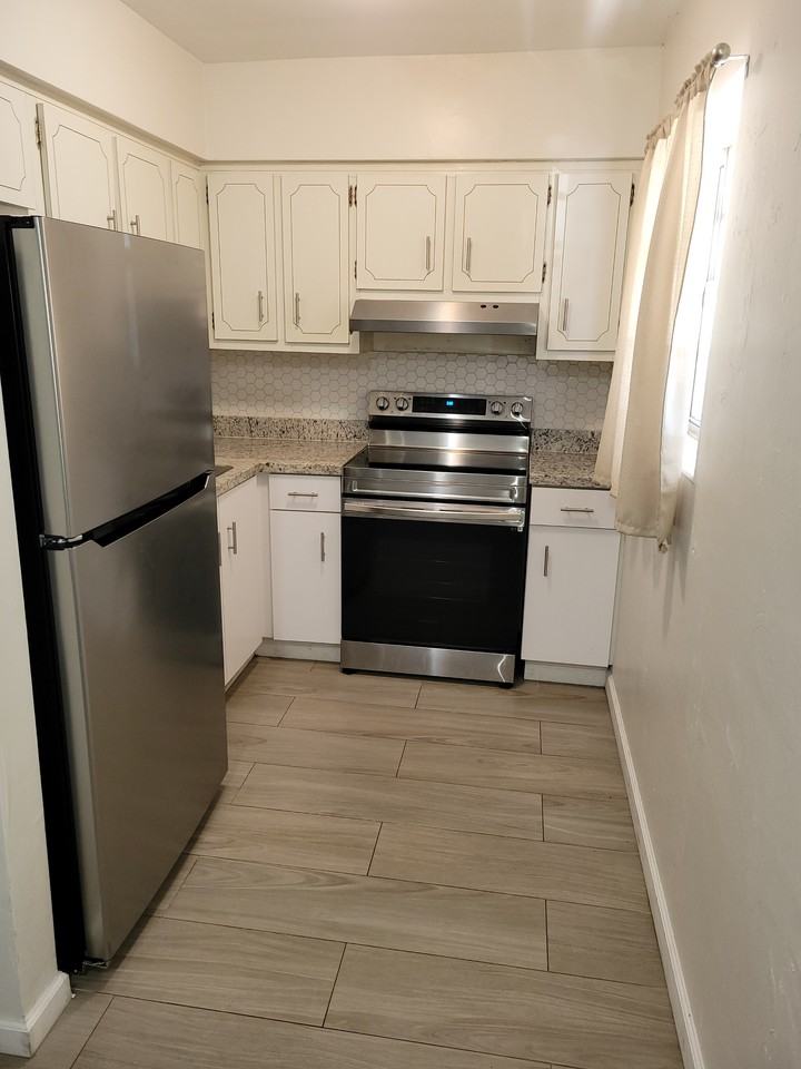 1821 N 17th Ct #26 - Photo 5 of 14
