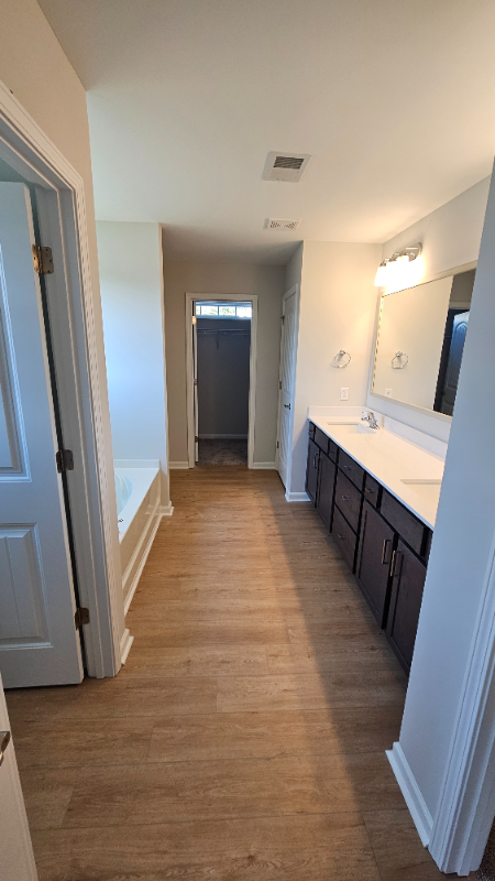 16 Roxbury Dr - Photo 6 of 20