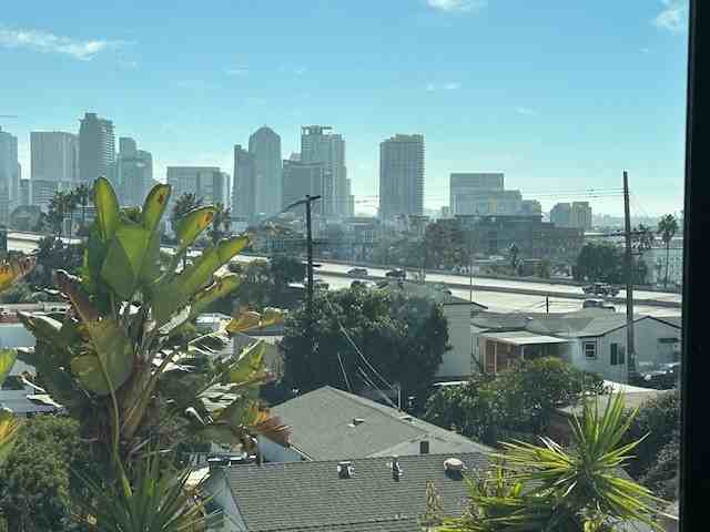 811 West Nutmeg Street - Photo 2 of 33