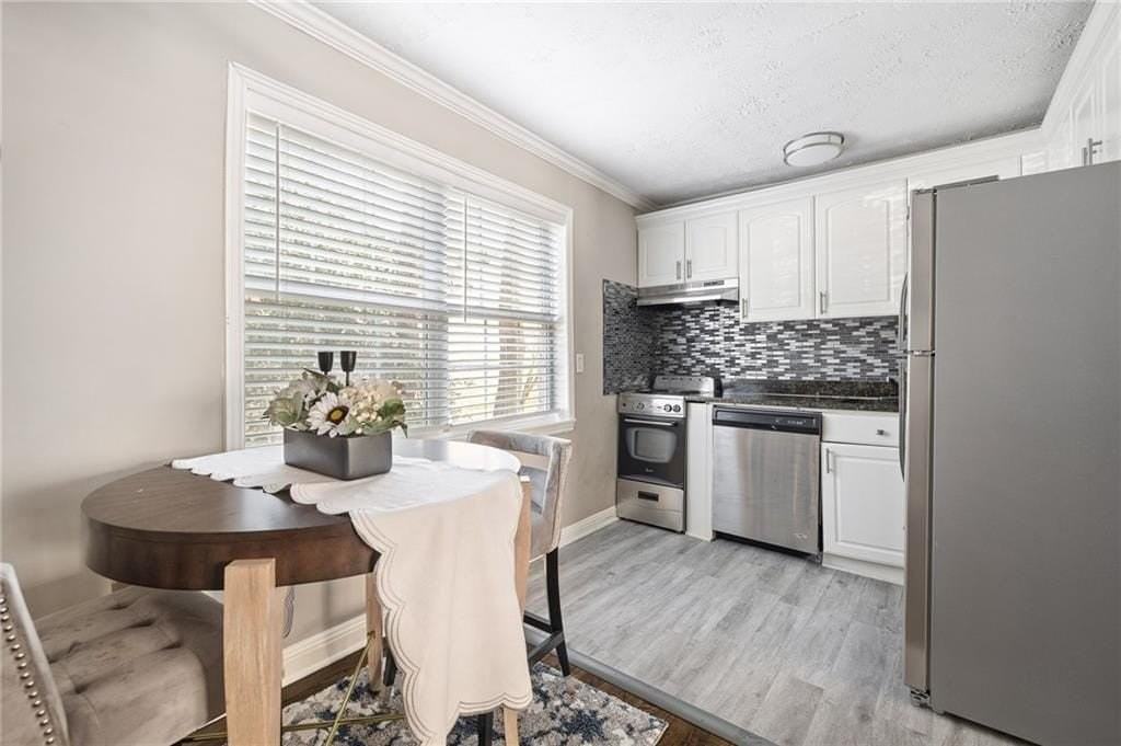 21 Delmont Drive Northeast - Photo 6 of 22