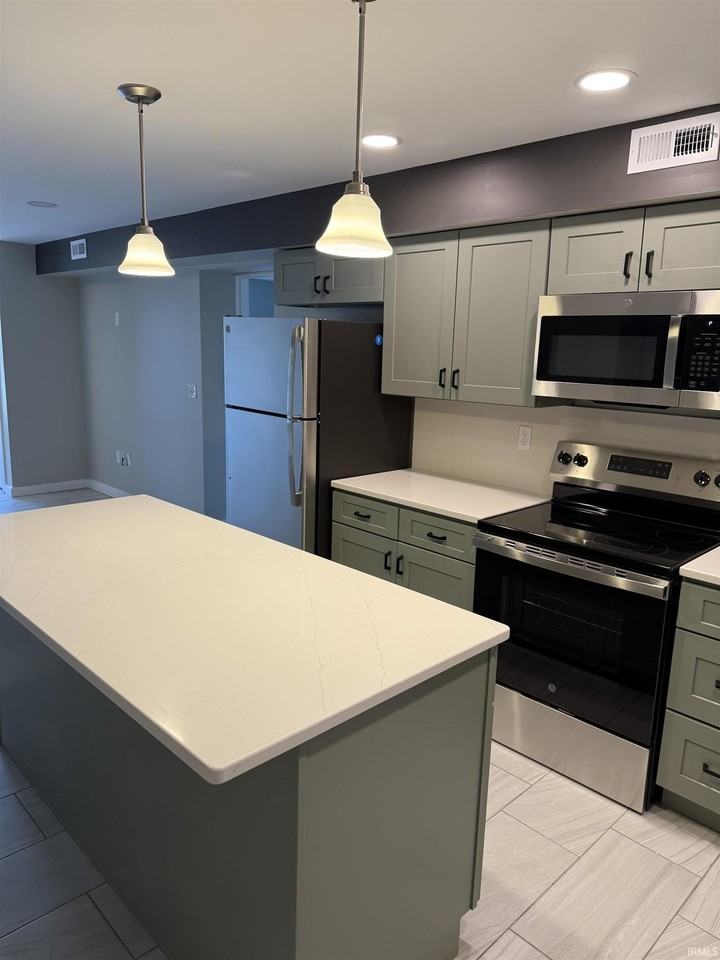 1422 Venus Ct #206 - Photo 2 of 13