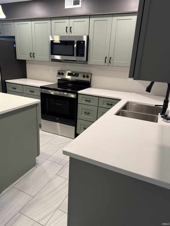 1422 Venus Ct #206 - Photo 3 of 13