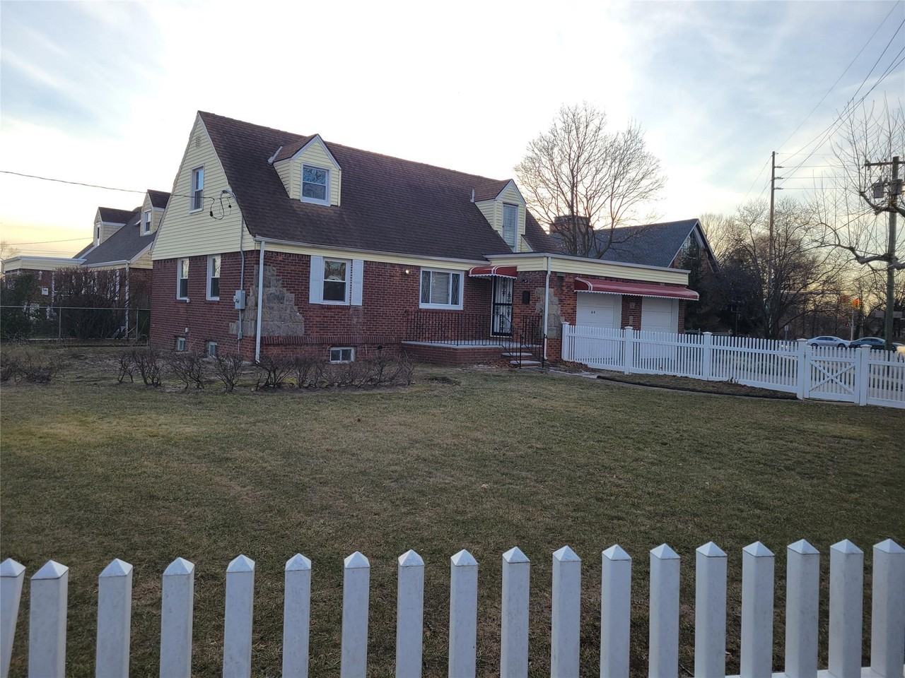 64 Stuart Ave - Photo 2 of 23