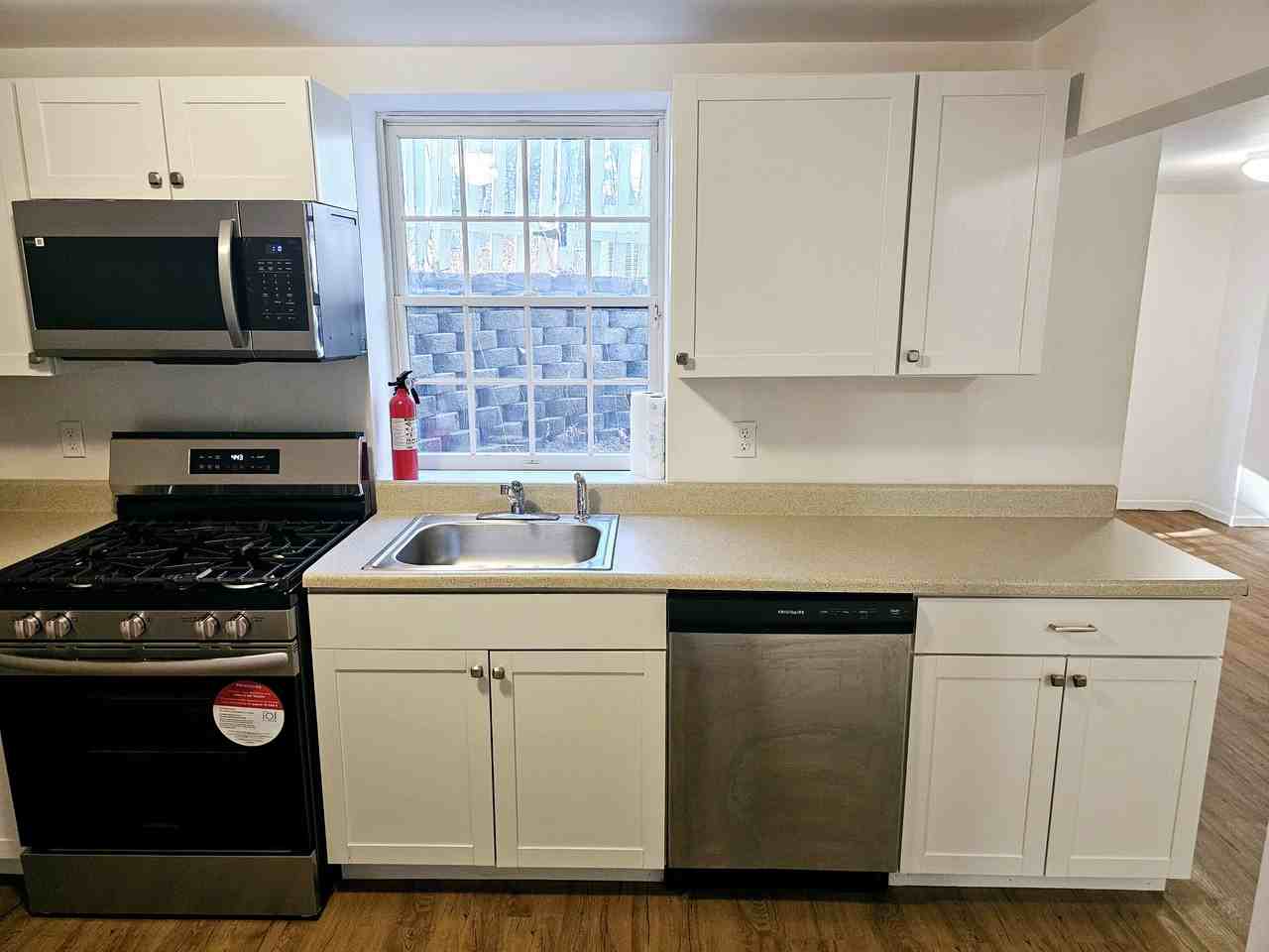 176 Beaver Dam Rd - Photo 3 of 50