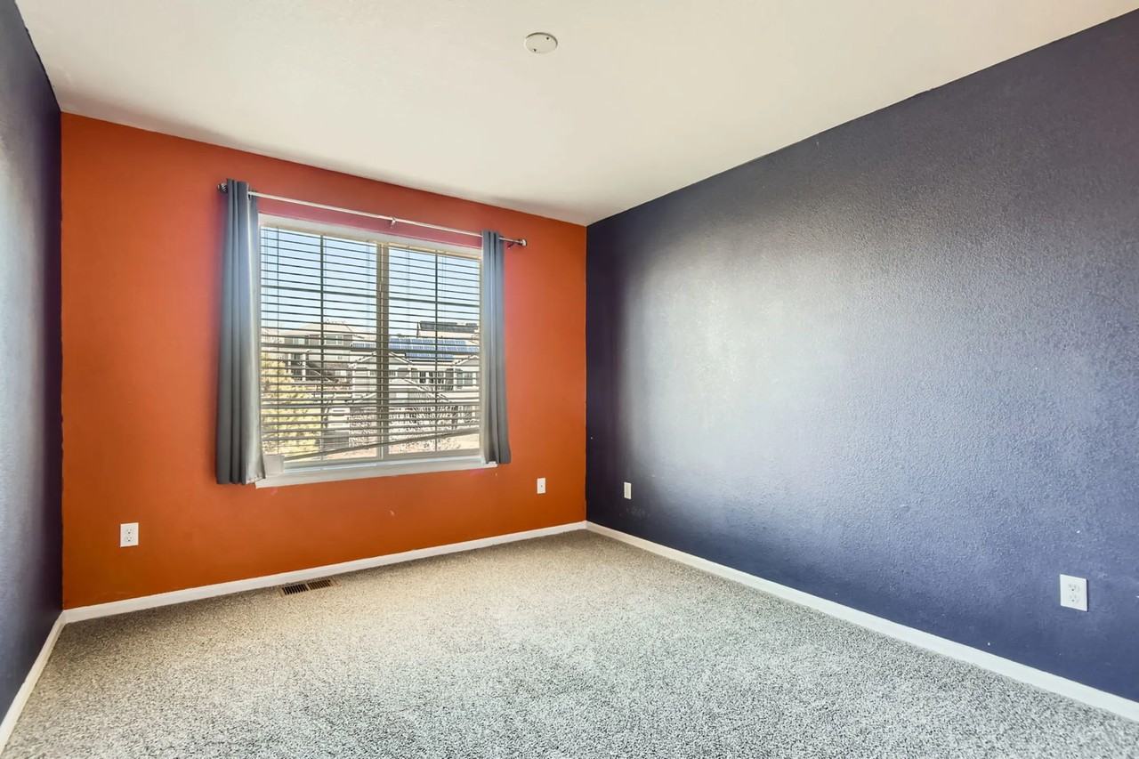 6907 S Biloxi Ct - Photo 2 of 11