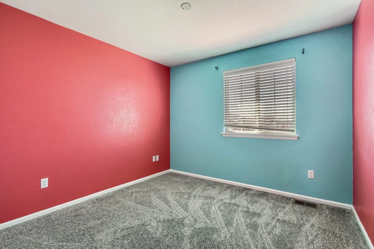 6907 S Biloxi Ct - Photo 3 of 11