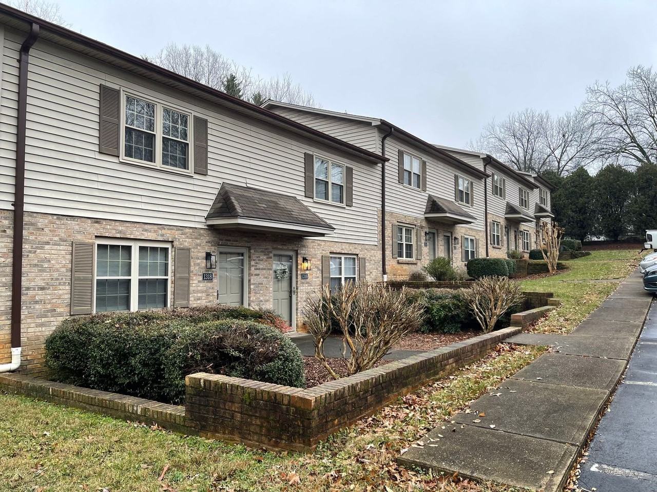 1318 14th St Ne - Photo 2 of 24