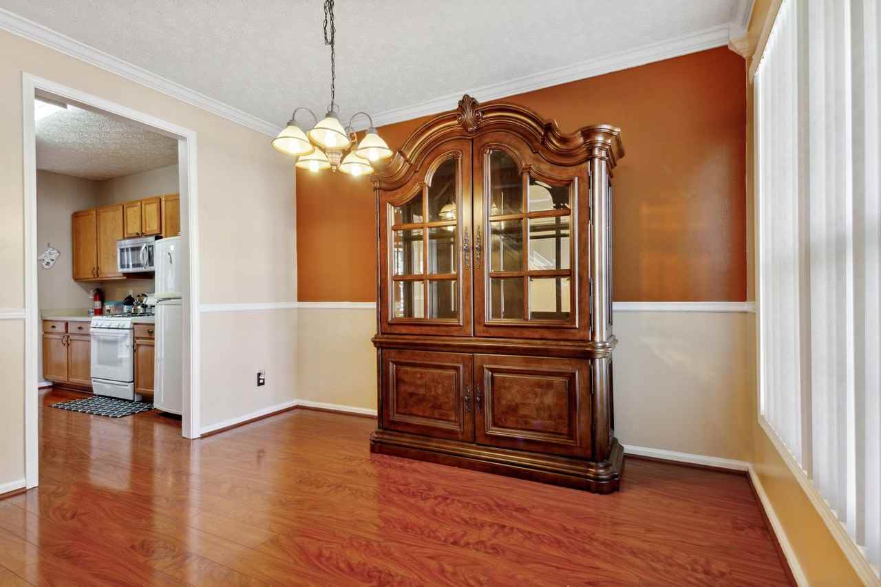 11 Silver Bend Ct - Photo 3 of 10