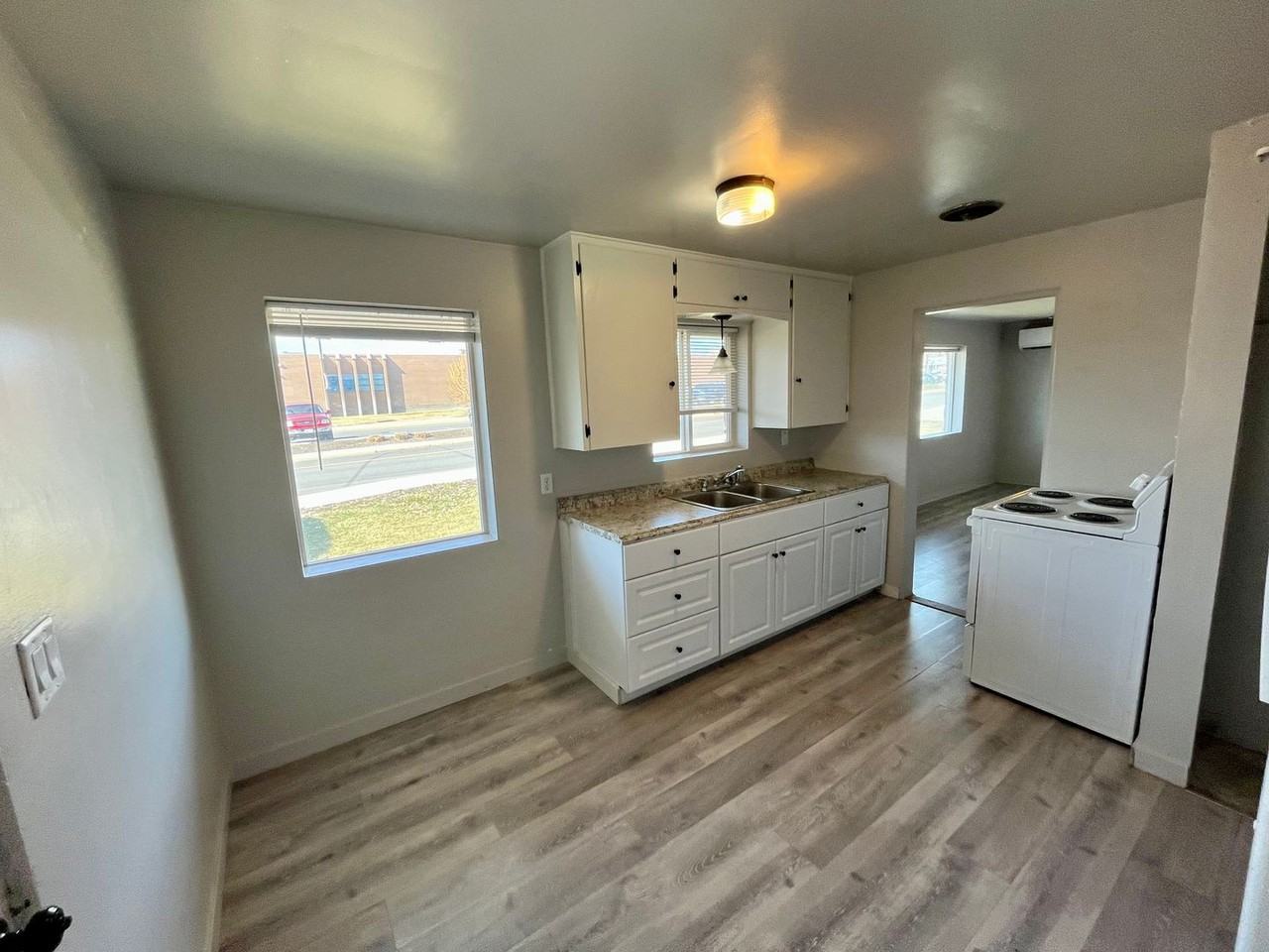 109 S 3rd St - Photo 5 of 12