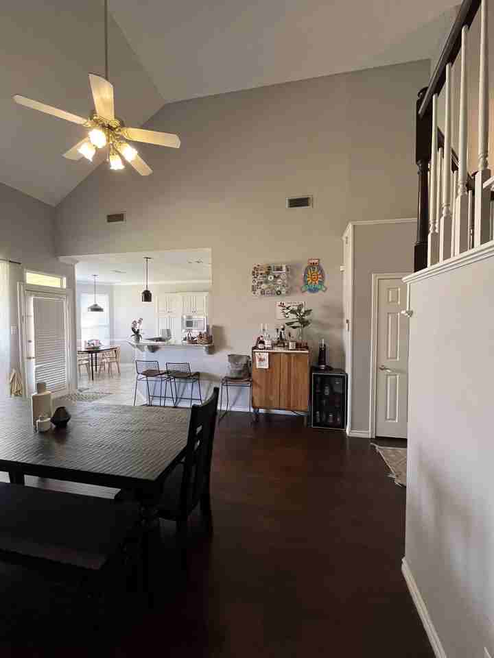 2708 Willow Creek Ct - Photo 3 of 38