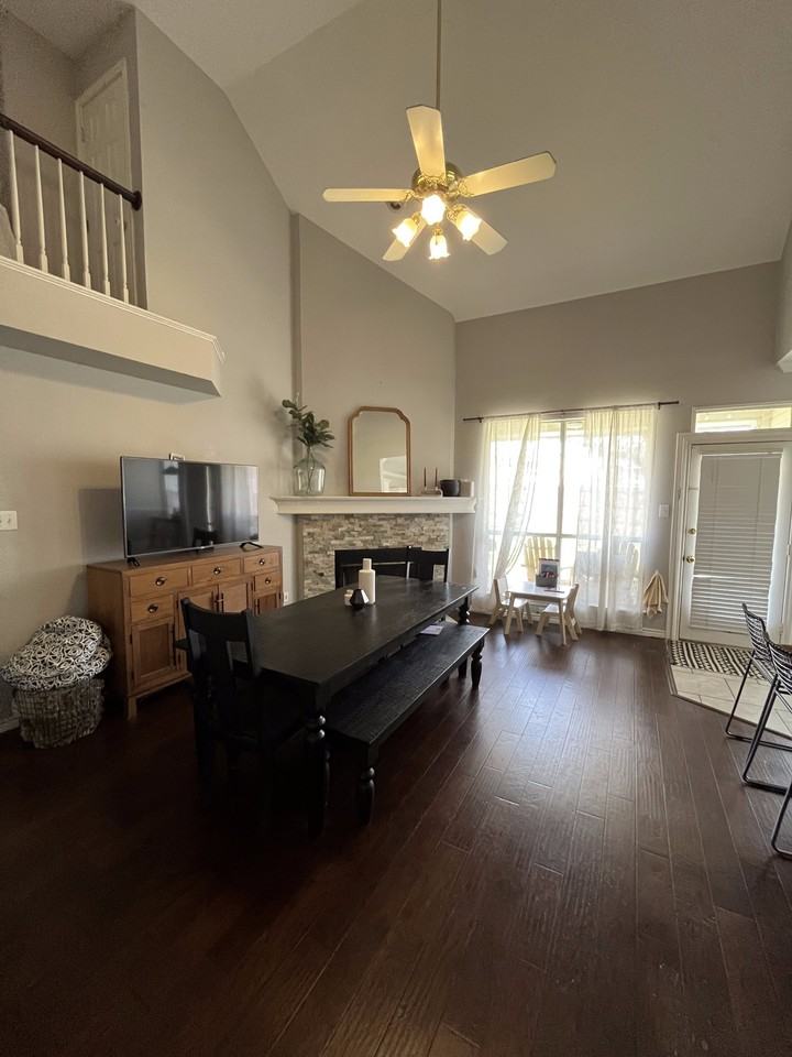 2708 Willow Creek Ct - Photo 5 of 38