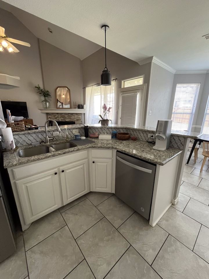 2708 Willow Creek Ct - Photo 7 of 38