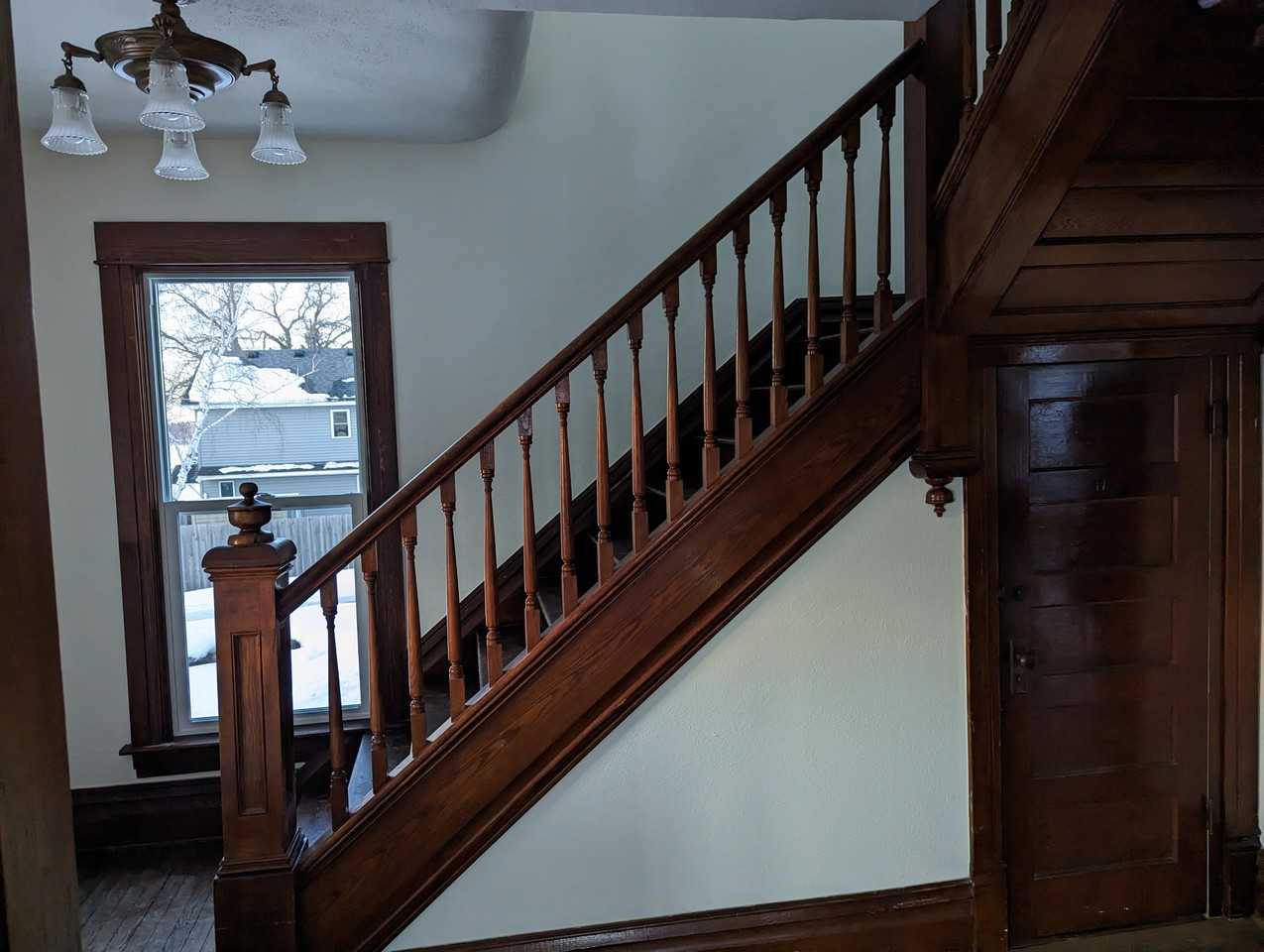 211 Oak St S #2 - Photo 2 of 21