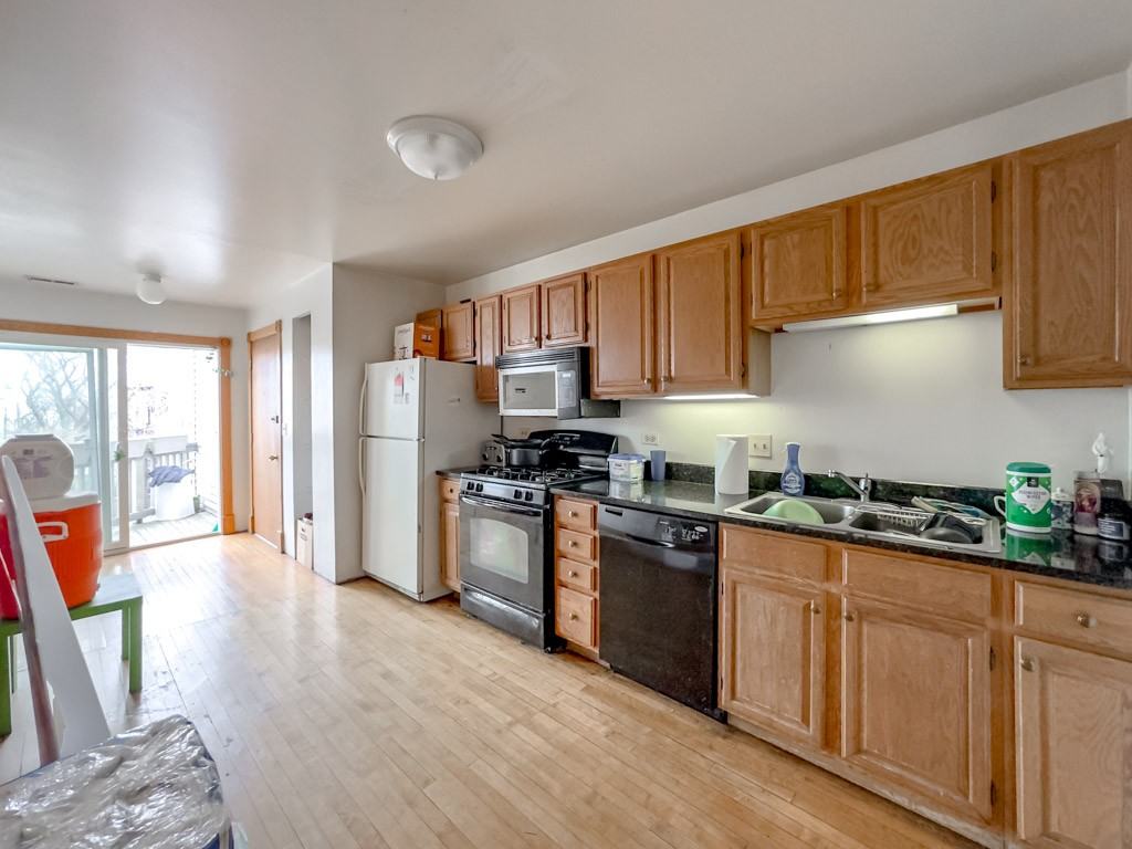 6719 N Sheridan Rd #3N - Photo 2 of 21