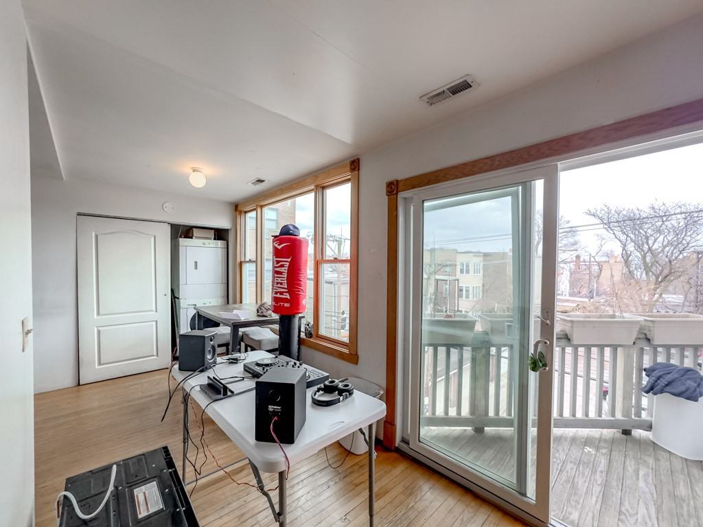 6719 N Sheridan Rd #3N - Photo 4 of 21