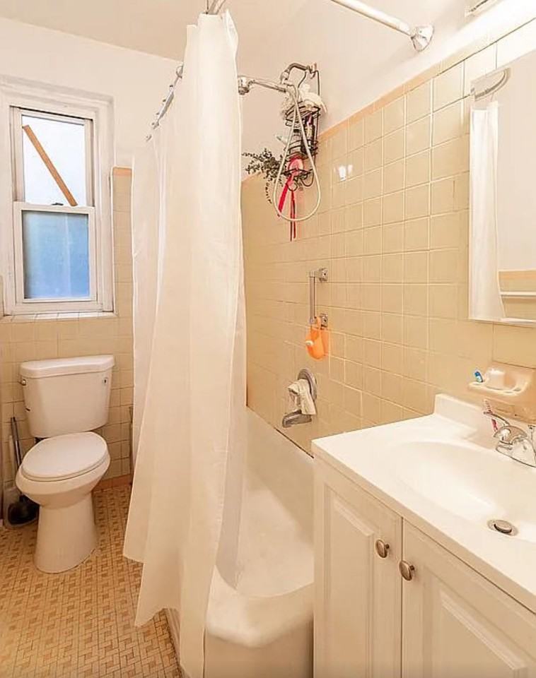 3321 Bruckner Blvd - Photo 2 of 9