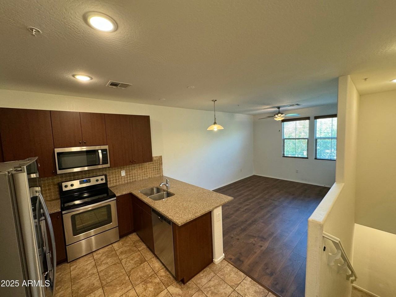 2330 E Huntington Dr - Photo 2 of 22