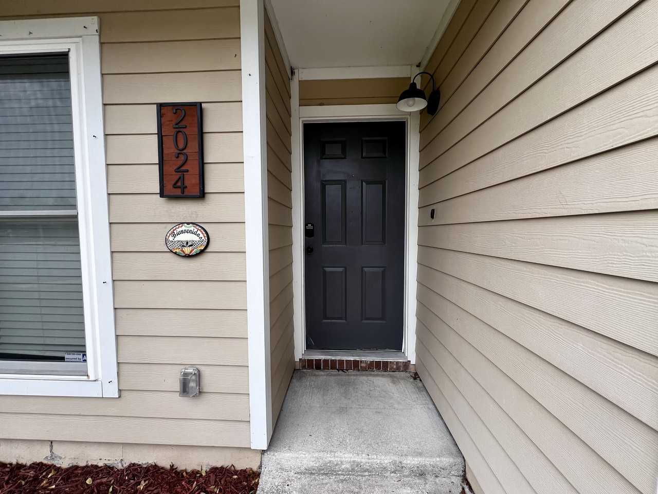 2024 Oak Water Dr - Photo 2 of 18